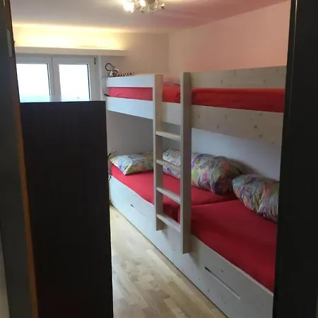 Moderne 3,5 Zimmer Ferienwohnung Apartment *
